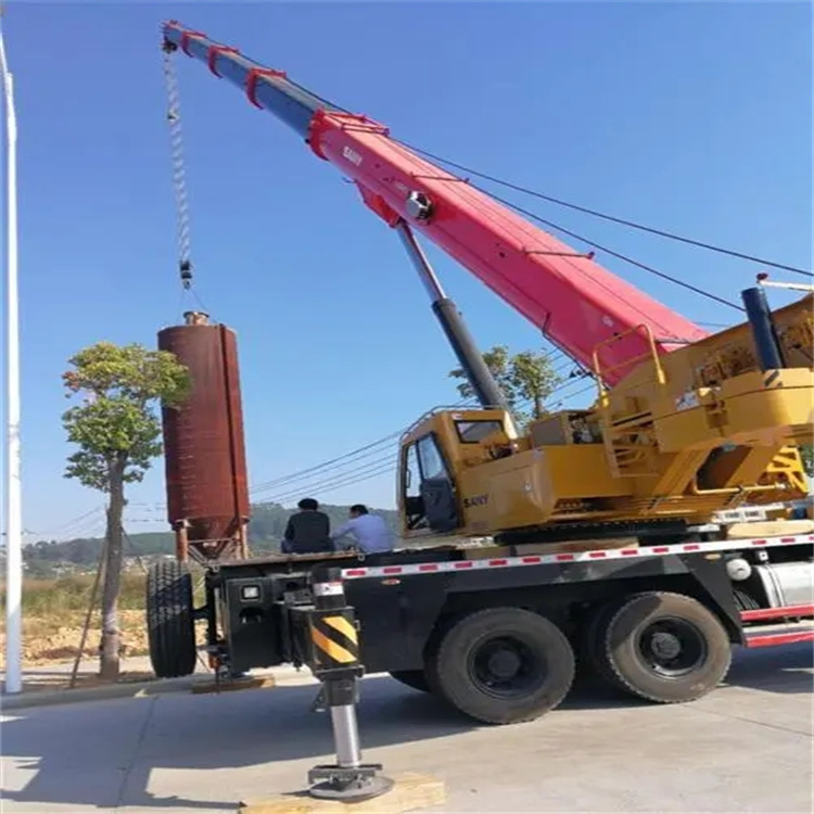 连城县吊车租赁作业时的保养和维护