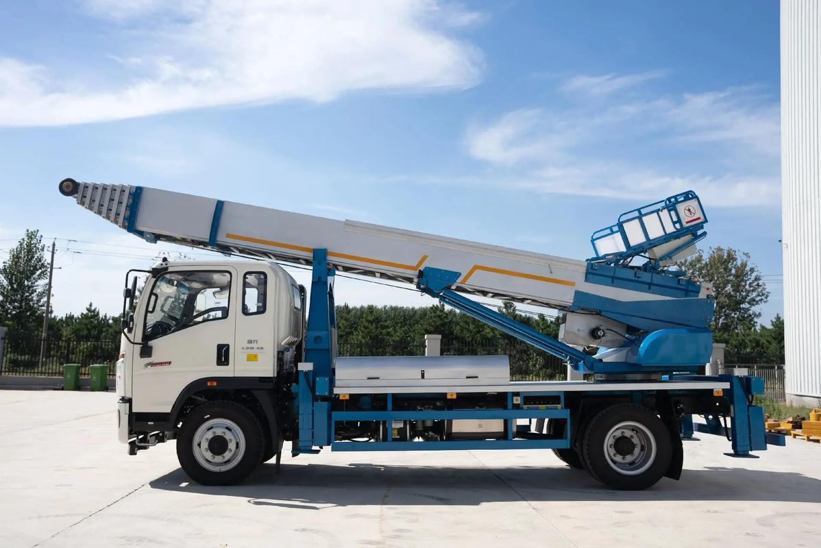 连城县云梯上料车租赁费用